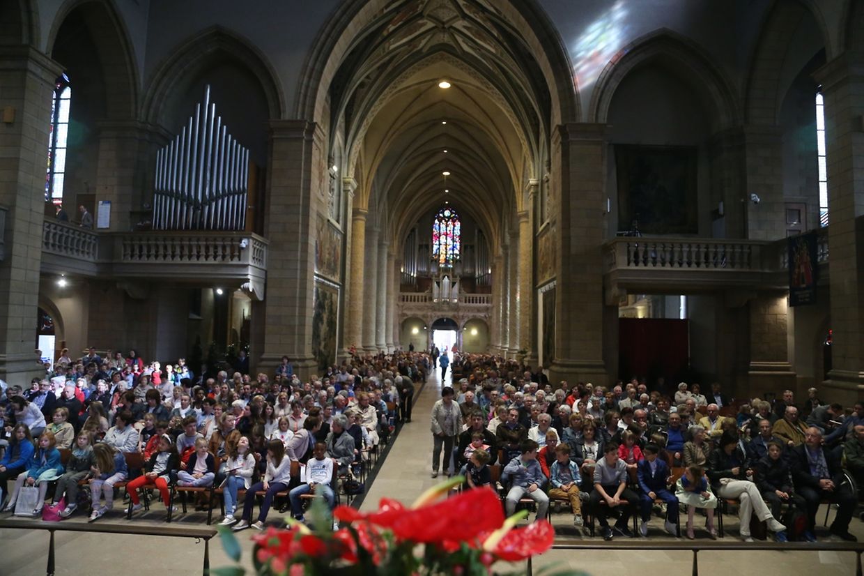 Messe für die neuen Pfarreien: “ Atertdall Sainte-Claire “ (Ospern) & “ Rammerech Saint-Valentin “ (Rambrouch).