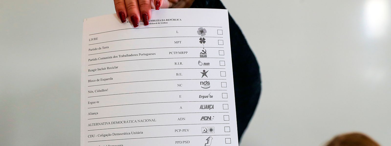 Boletim de voto com os nomes concorrentes às eleições legislativas 2022.