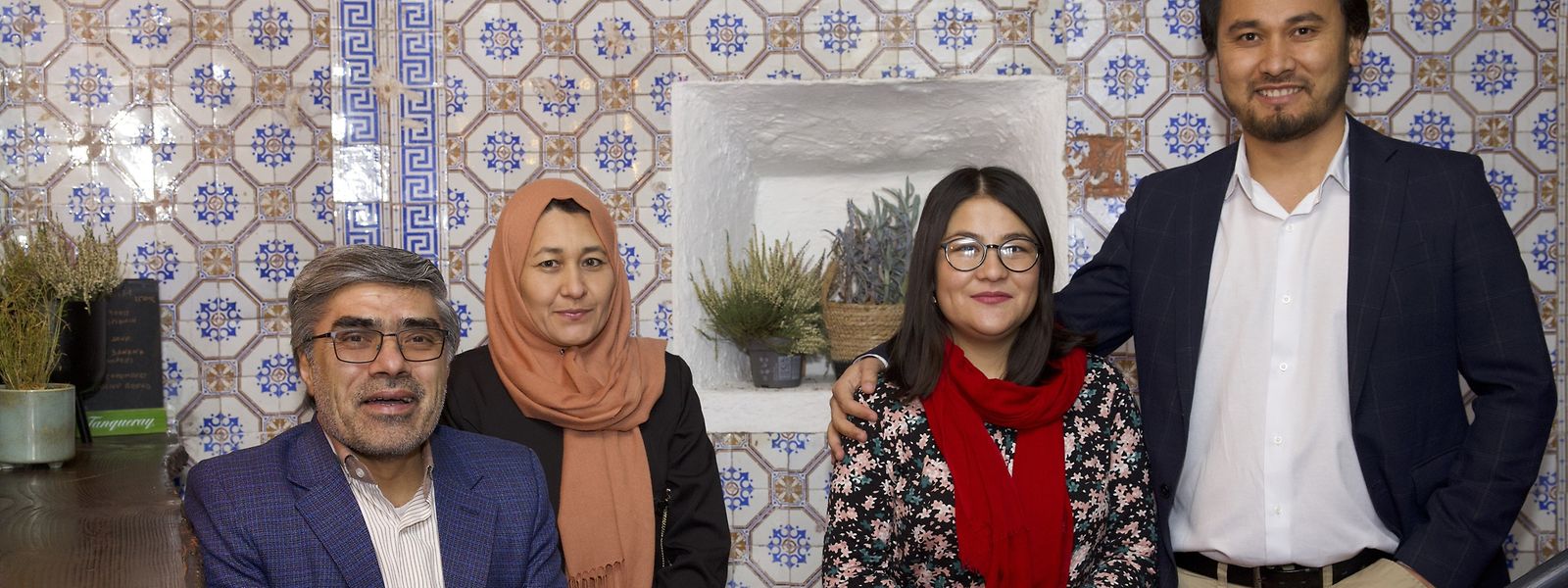 Esmatullah, Sakina, Shukria, e Jawid abriram o seu restaurante social Bamyan no final de novembro de 2022 