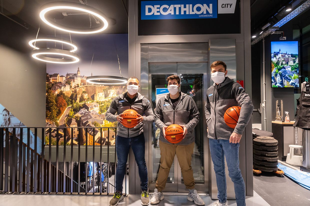 Acht Mitarbeiter stehen den Kunden ab Mittwoch zur Verfügung.