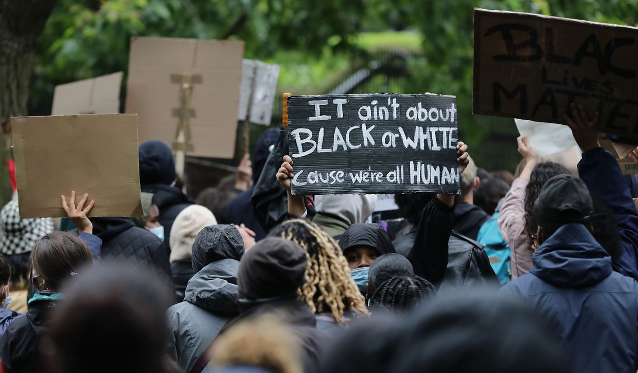 Rund 1500 Menschen sind laut Polizeiangaben dem Aufruf von "Lëtz Rise Up" am Freitag gefolgt.