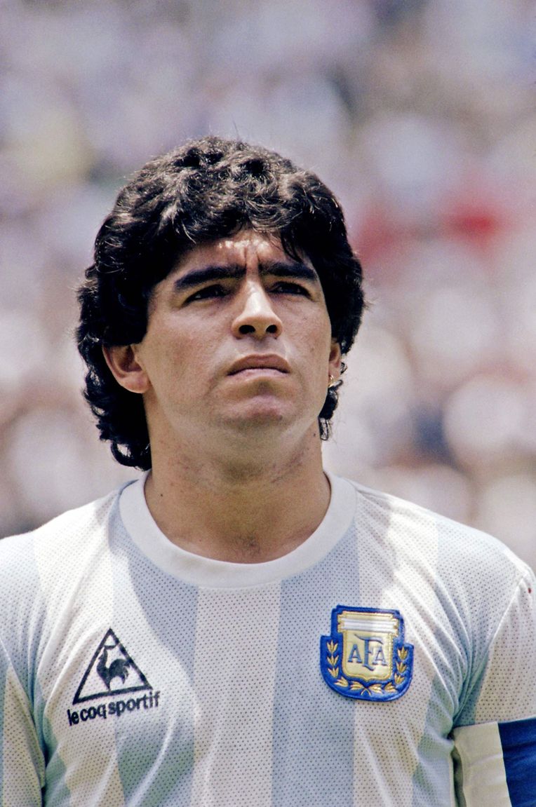Génio e rebelde, dentro e fora dos relvados, Maradona não deixou ninguém indiferente. Estas são algumas das imagens que mostram as várias facetas do astro argentino