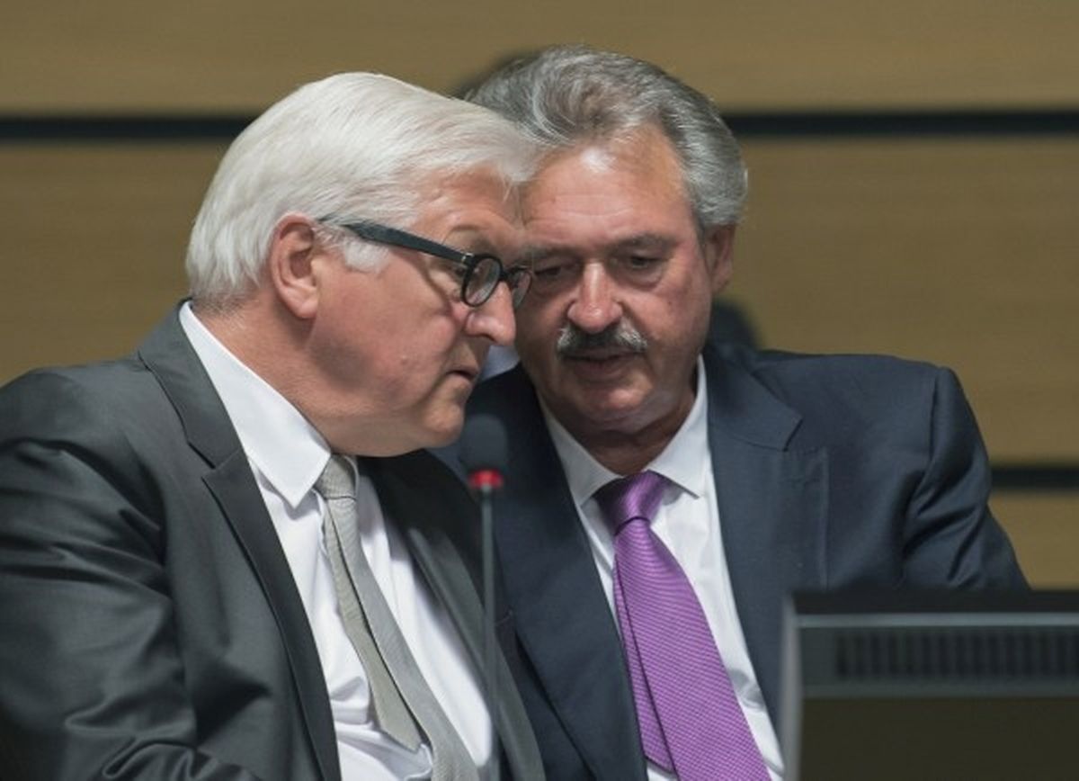 Luxemburgs Außenminister Jean Asselborn (r.) kann auf die Unterstützung seines deutschen Amtskollegen Frank-Walter Steinmeier hoffen. Auch er plädiert für einen Ausbau der Seenotrettung.