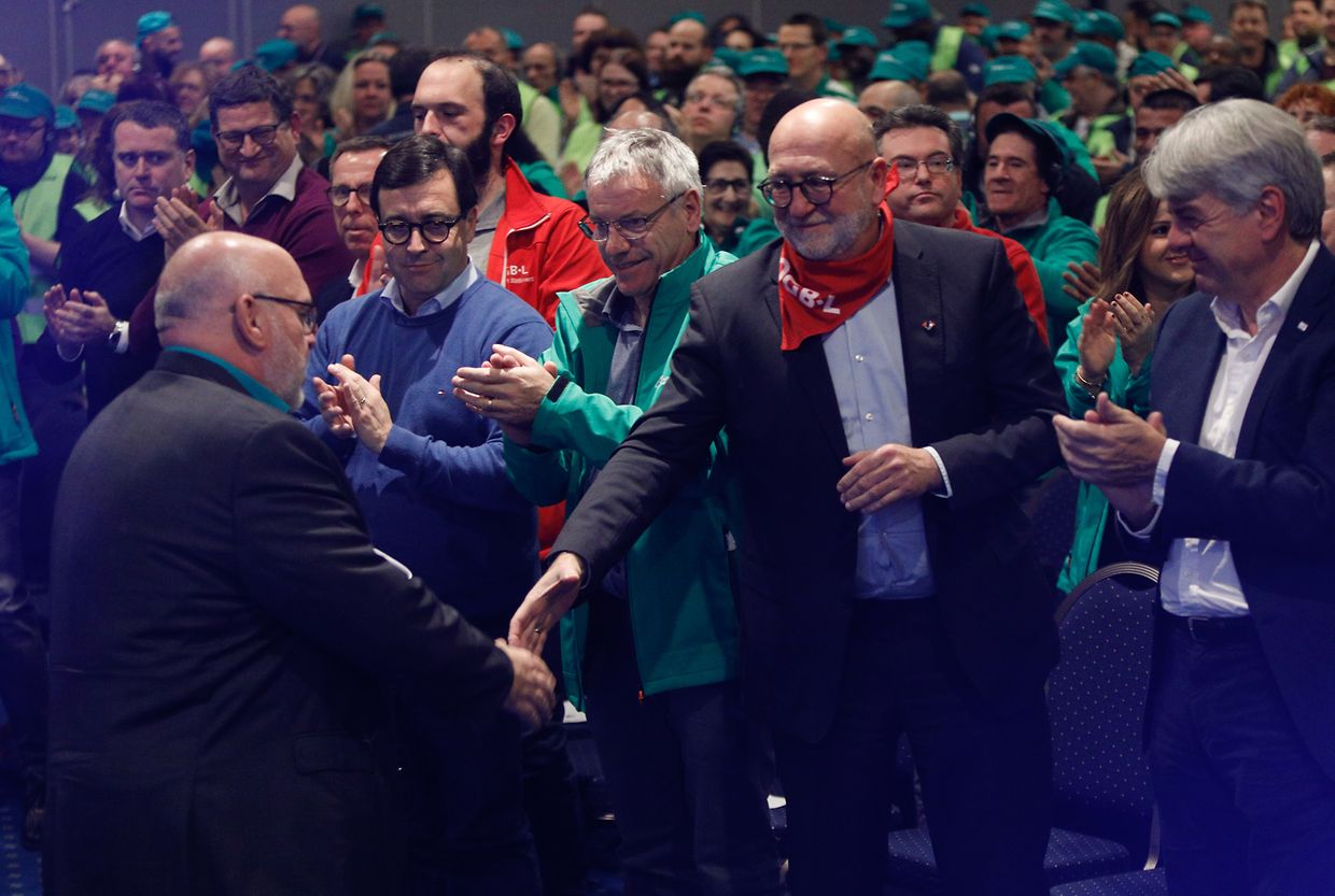 Der Appell der drei Gewerkschaften OGBL, LCGB und CGFP fand Gehör. Mehr als 1.000 Sympathisanten waren nach Dommeldingen gekommen. 