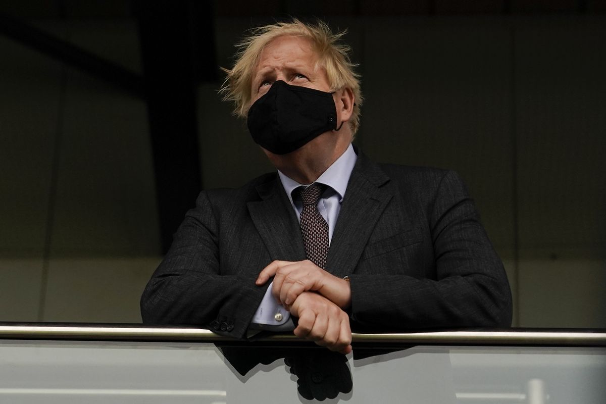 Kritiker sehen in der Lockerungsstrategie von Johnson ein großes Gefahrenpotenzial.