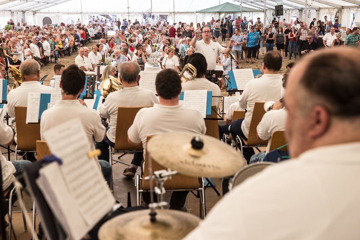Nicht jeder hat schon mal das Weinfest in Stadtbredimus bei Tageslicht gesehen. Am Sonntagnachmittag war aber auch einiges hier los. 