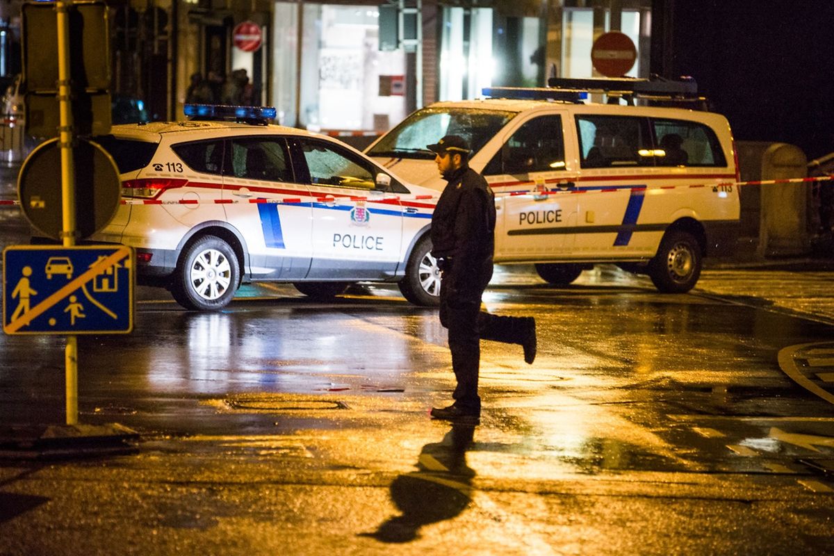 Die Straßen rund um das Hotel in der Rue Notre Dame blieben stundenlang gesperrt.