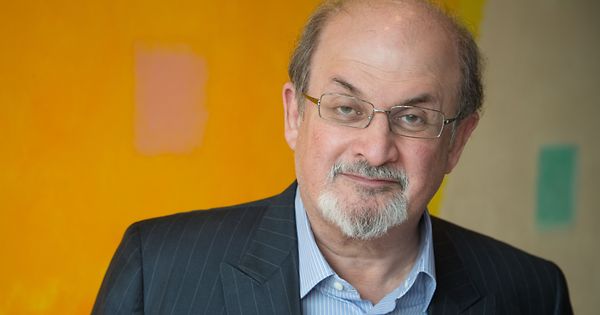 Salman-Rushdie-anscheinend-auf-B-hne-angegriffen
