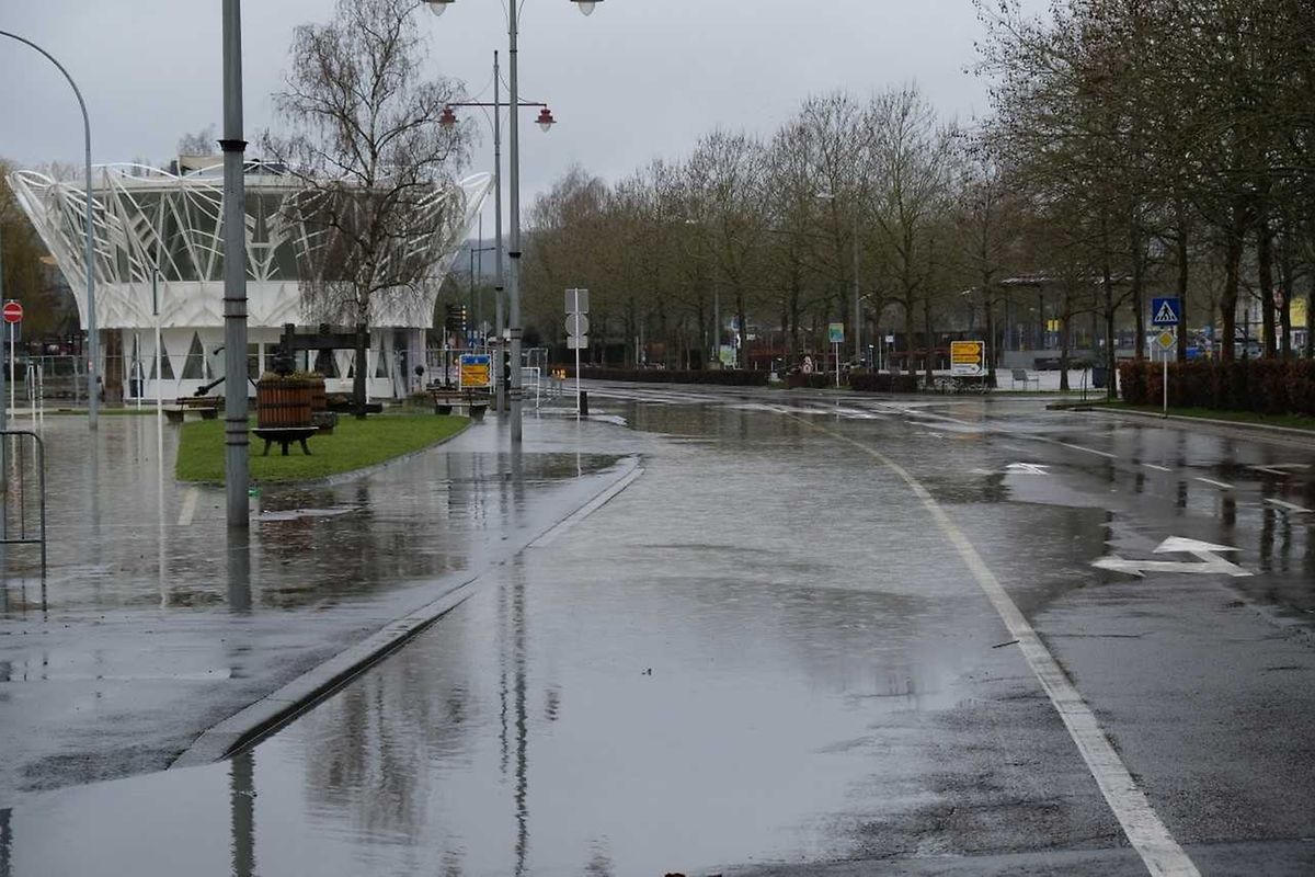 Diese Bilder stammen von Samstag gegen 12.30 Uhr .