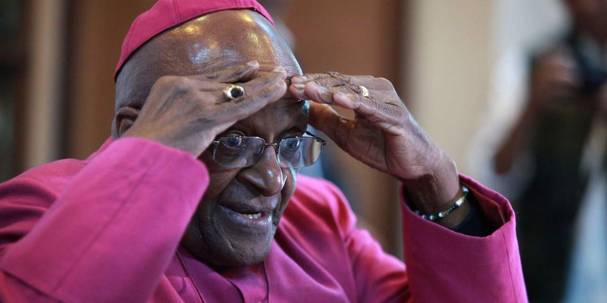  Friedensnobelpreisträger Desmond Tutu gab entsetzt sein Amt als Oxfam-Botschafter auf.