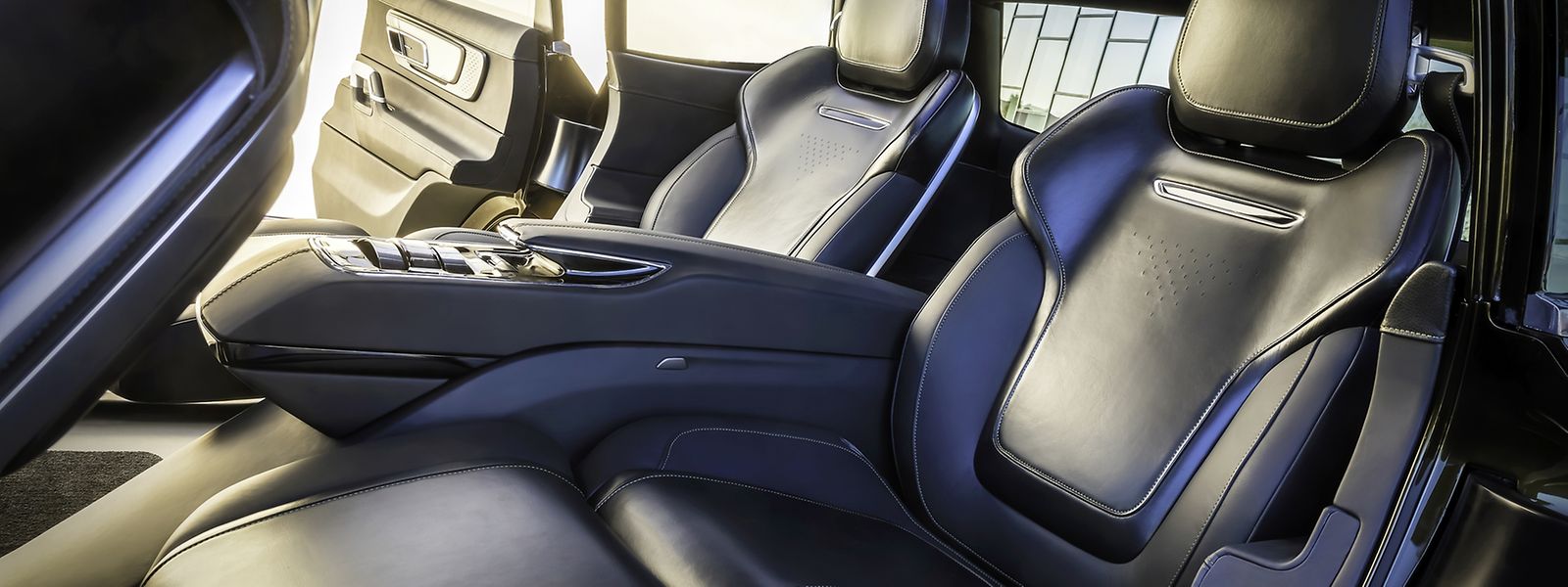 Intelligente Rücksitze: Sensoren im Kia Telluride erfassen Vitaldaten der Passagiere und starten ein individuelles Entspannungsprogramm.