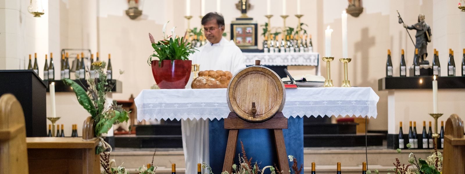 In Greiweldingen feiern die Einwohner seit 1985 an Mariä Himmelfahrt ihren Léiffrawëschdag. Die Segnung von Kräutersträußen, Brot und Wein steht im Mittelpunkt der Tradition.