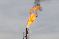 Le torchage de gaz naturel est «très mauvais pour l'environnement», rappelle Kadri Simson.