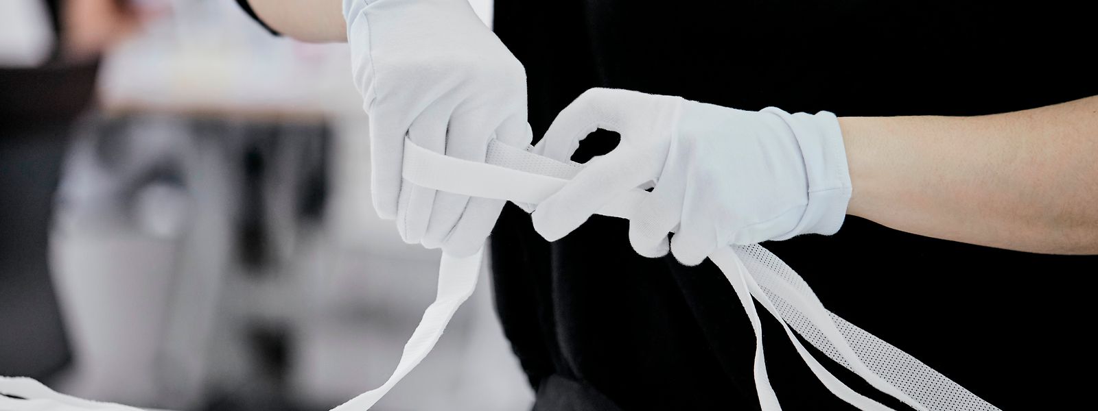 Bei Louis Vuitton wird derzeit Schutzkleidung gefertigt.