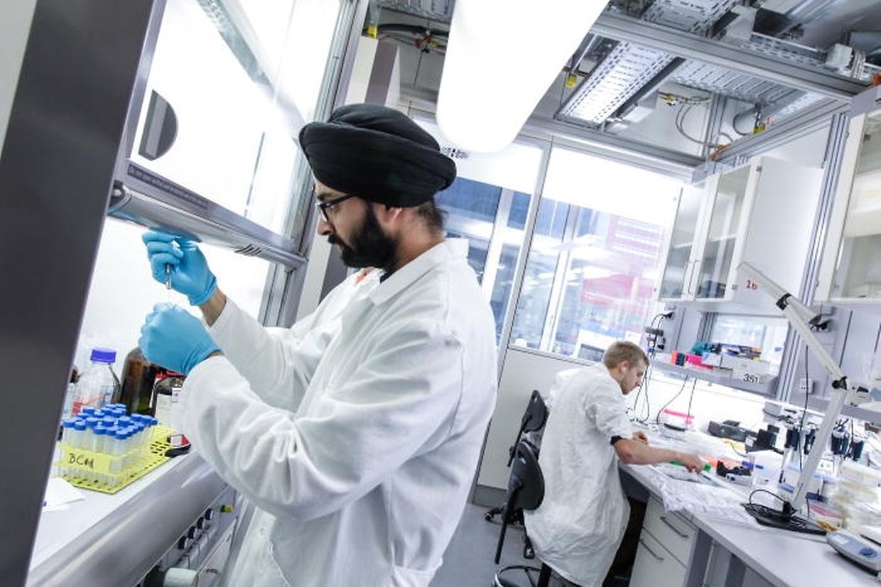 Hier wird in mehreren Gruppen geforscht. Schwerpunkt ist die Parkinson-Forschung.