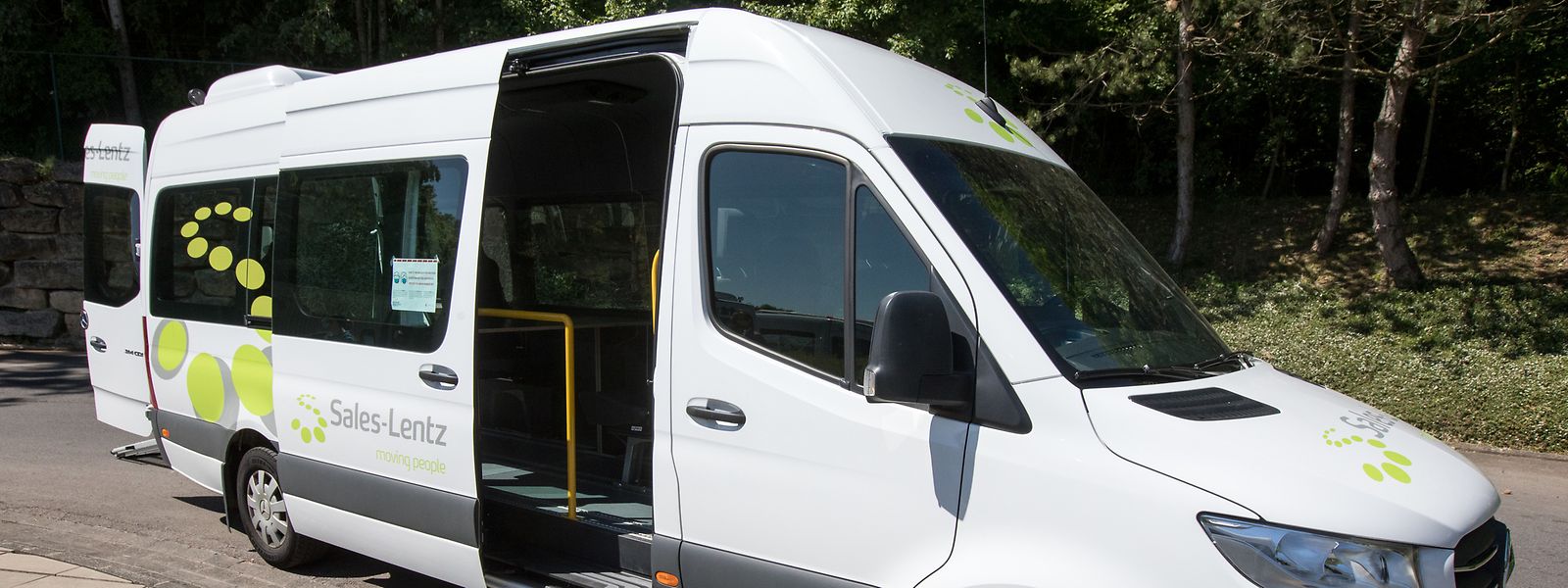 Umgebauter Minibus Kann Senioren Aus Der Isolation Befreien