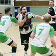 FLH Handball Spielzeit 2020-2021 Meisterschaft der AXA League der Männer zwischen dem HB Esch und dem HC Berchem am 13.02.2021 Moritz BARKOW (27 HBE) zwischen Chrito TSATSOS (14 HCB) und Dany SCHOLTEN (7 HCB)
