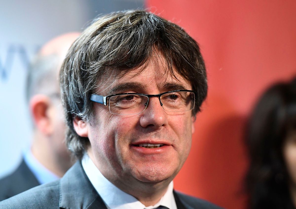 Public prosecutor files extradition warrant against Puigdemont (AFP)