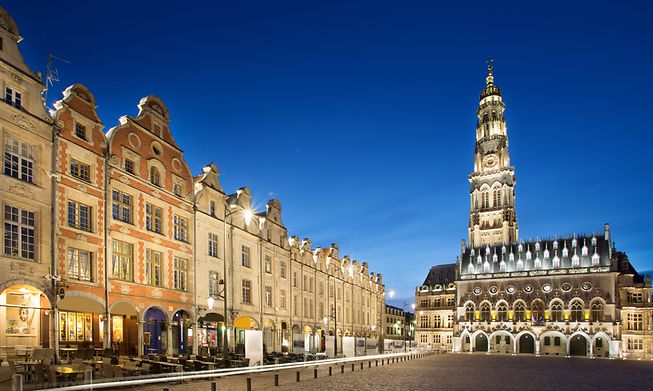 One of the last places to surrender to Julius Caesar, and birthplace of revolutionary Robespierre, Arras has the rat as its symbol