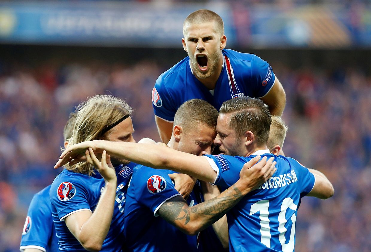 Es ist die Sensation des Turniers: Fußballzwerg Island schlägt England im Achtelfinale mit 2:1. 