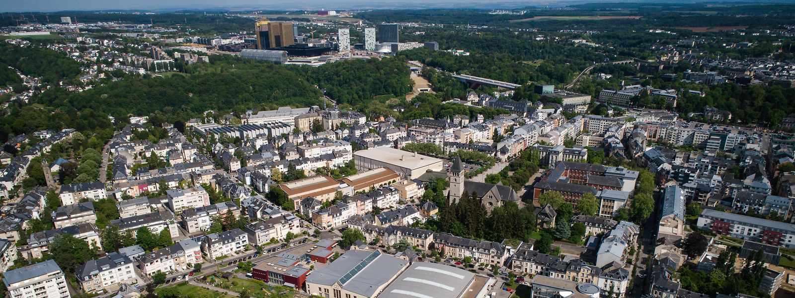 L'objectif de l'aménagement du territoire consiste officiellement à harmoniser le travail, la vie et la mobilité des résidents du Luxembourg.