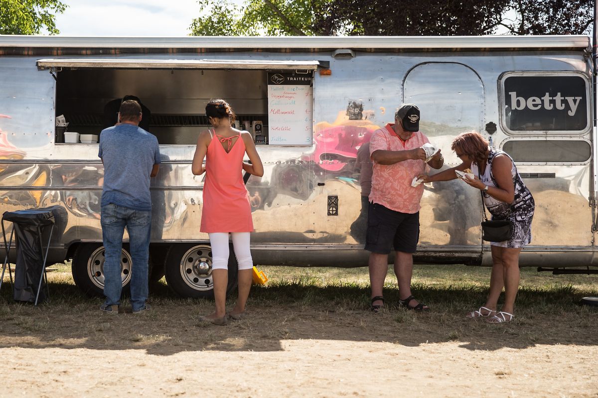 Nicht jeder hat schon mal das Weinfest in Stadtbredimus bei Tageslicht gesehen. Am Sonntagnachmittag war aber auch einiges hier los. 