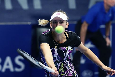 Ostapenko schaltet Mertens aus