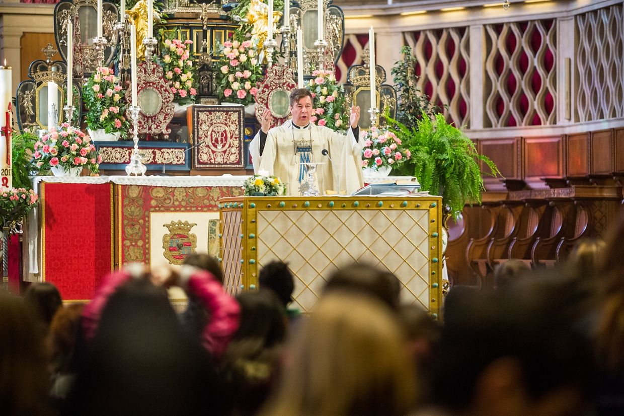 Messe für die neue Pfarrei “Déifferdeng Saint - François - d’Assise.