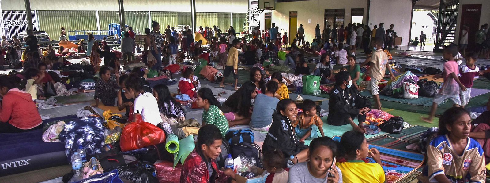 Tausende Menschen müssen in Notunterkünften auf eine Entspannung der Lage warten.