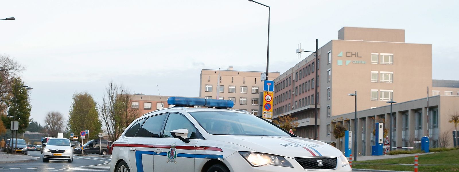 Die Fahndung nach dem entflohenen Häftling läuft weiter.