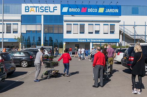 Wiedereröffnung Batiself Baumarkt Foetz, Corona, Covid-19, Foto: Lex Kleren/Luxemburger Wort