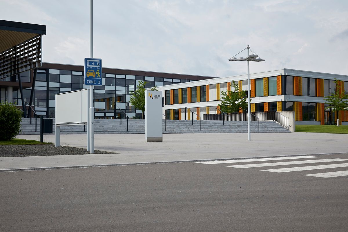 The Lënster Lycée has an international section offering the European Baccalaureate in English, French and German