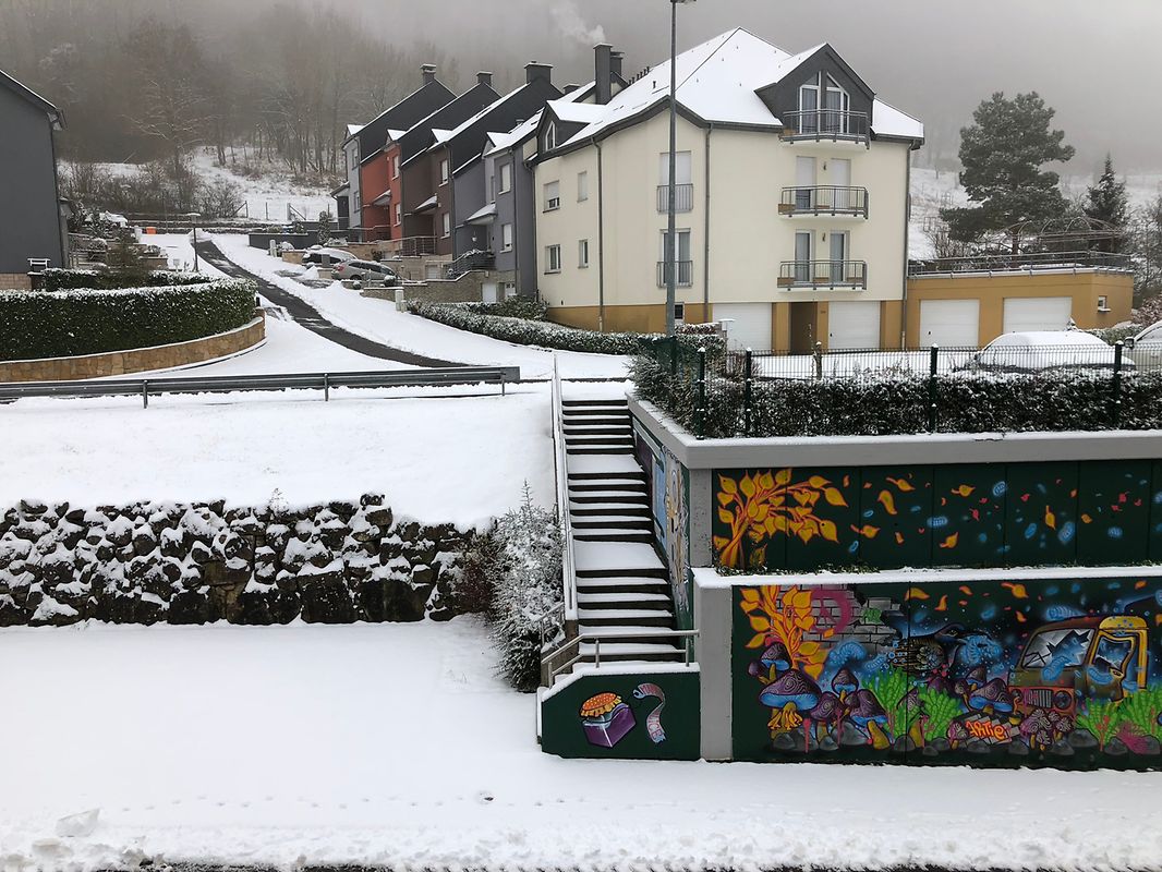 Auch in Bofferdingen, eine schneeweiße Deck wohin das Auge reicht. 