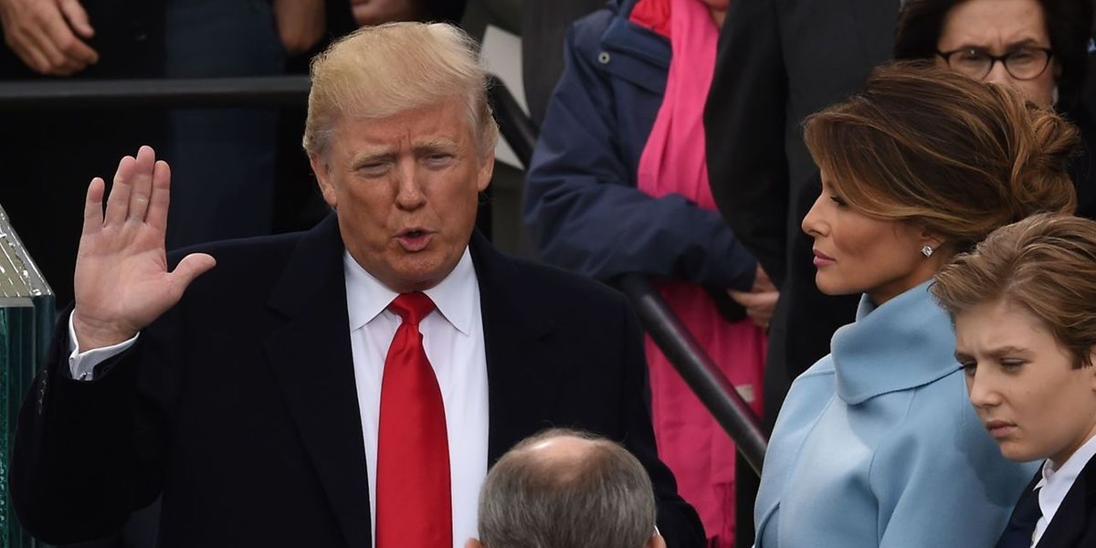 Donald Trump durante o juramento como Presidente dos Estados Unidos