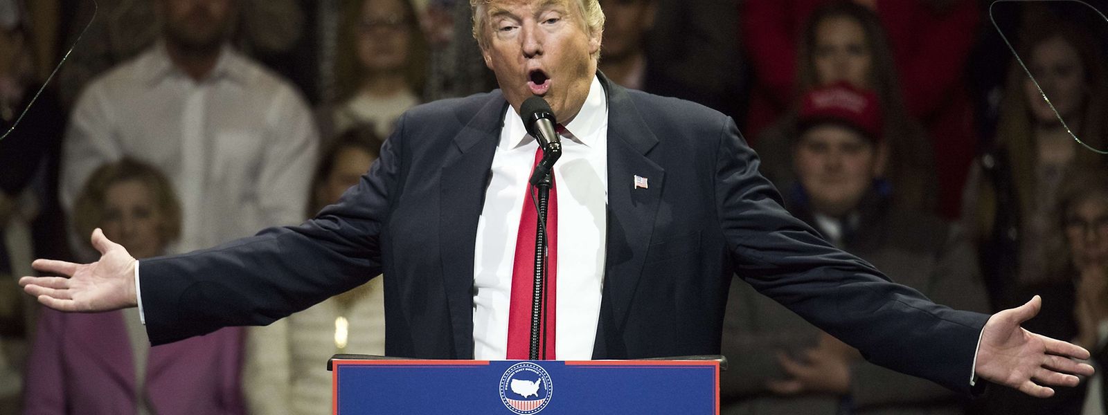 Donald Trump inszeniert sich auf seinen ersten Auftritten nach der Wahl - genau wie vor der Wahl.