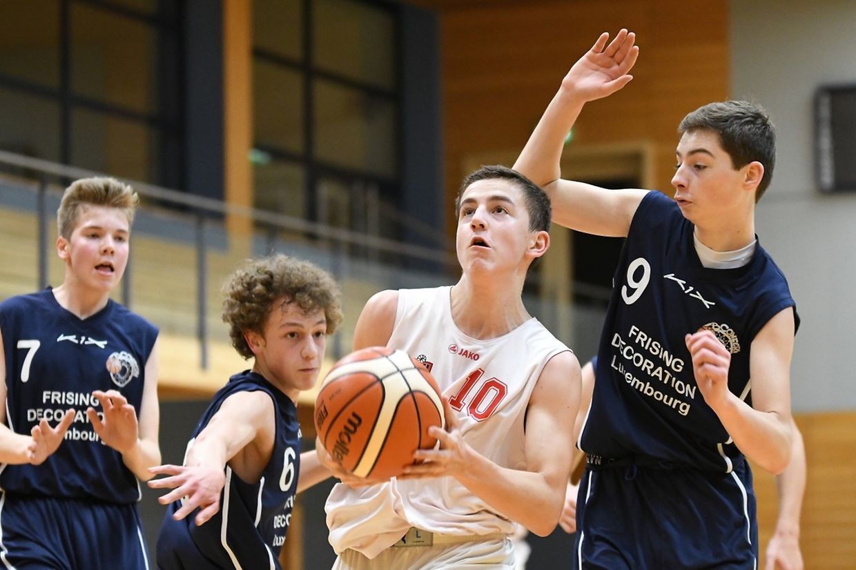 Scolaires: Musel Pikes - Contern 62-70 - Jeff Mathis (Pikes), Lou Grbic et Georges Schmiz (ABC).