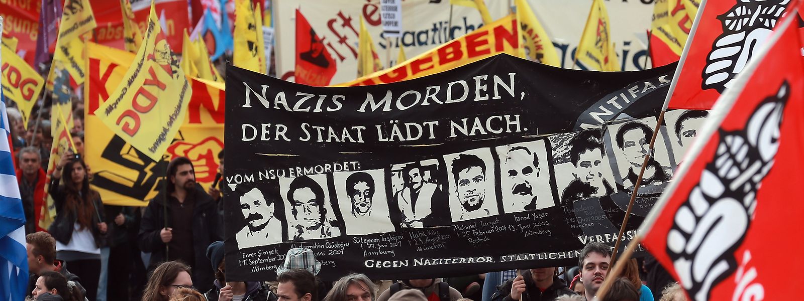 Dieses Archivfoto zeigt eine Demonstration gegen rechte Gewalt in München anlässlich des Auftakts des NSU-Gerichtsprozesses im April 2013.