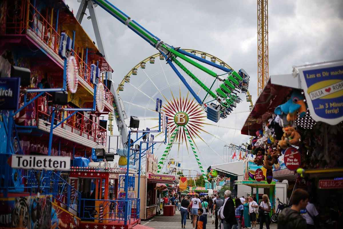 Die Schuberfouer auf dem Glacisfeld ist eröffnet. 20 Tage Spiel, Spaß und Spannung beginnen damit. 