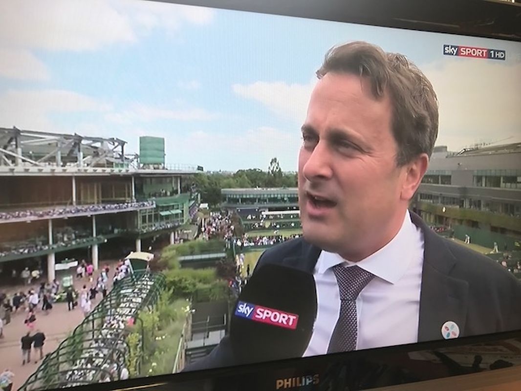 Vor dem Spiel gab Premierminister Bettel noch ein Interview bei SKy Sport.