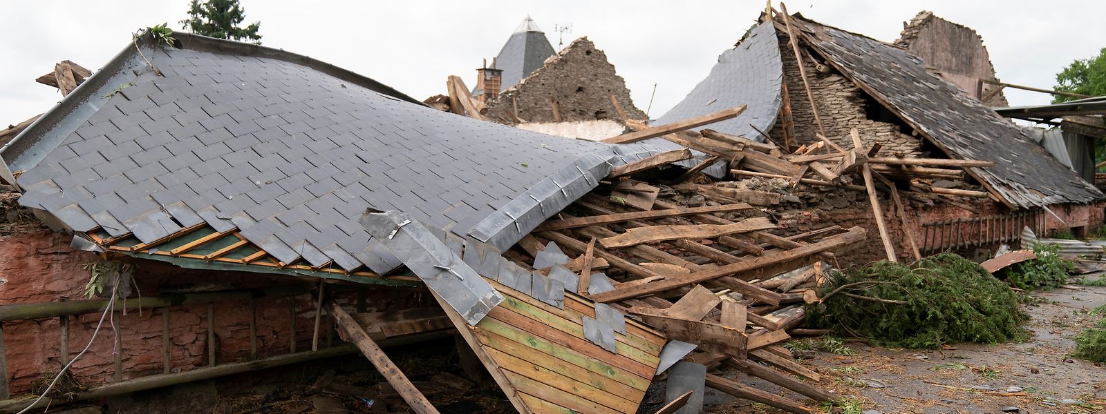 In der belgischen Gemeinde Houffalize hat ein Tornado größeren Sachschaden angerichtet.