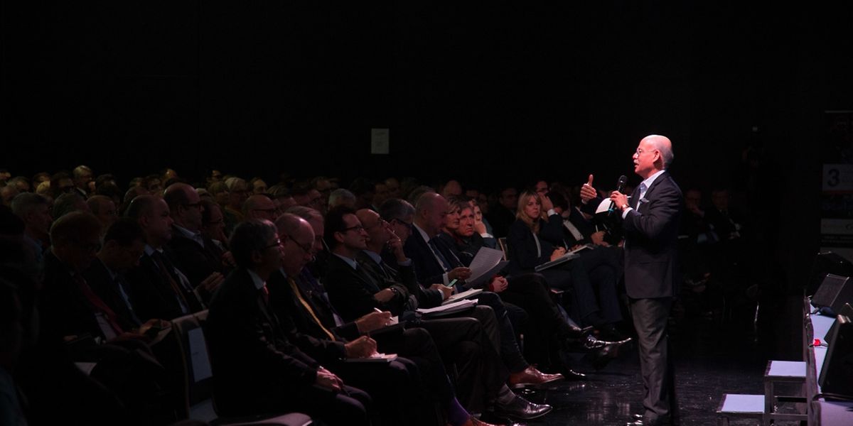 Am Montag stellte Jeremy Rifkin seine Vision vor über 800 Zuhörern vor.