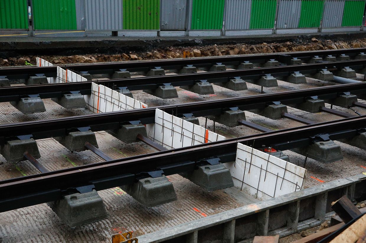 Lokales, online.fr, online.de, beim Gebäude Arcelor place des Martyrs, Legung der Schienen, Verkehr, Mobilität, Tram, öffentlicher Transport, Foto: Anouk Antony/Luxemburger Wort