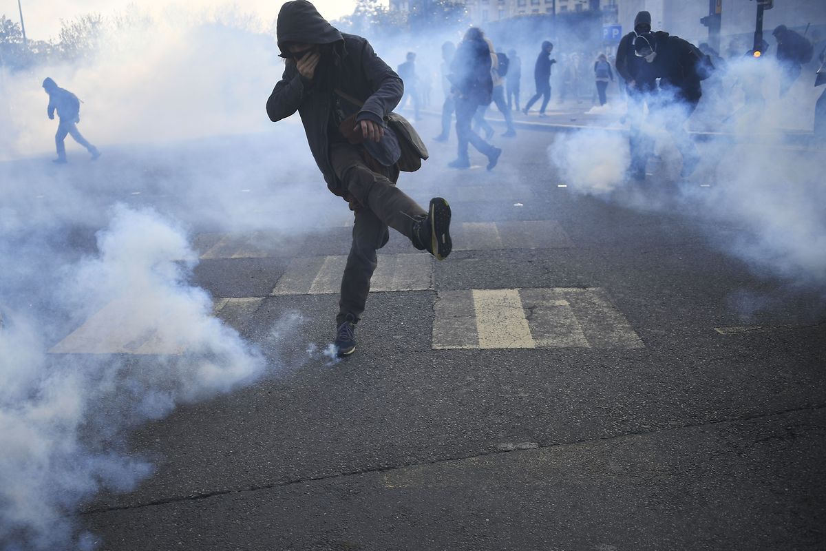 Im westfranzösischen Nantes eskalierte am Samstag eine Kundgebung gegen die Räumung eines von linken Aktivisten besetzten Geländes. 