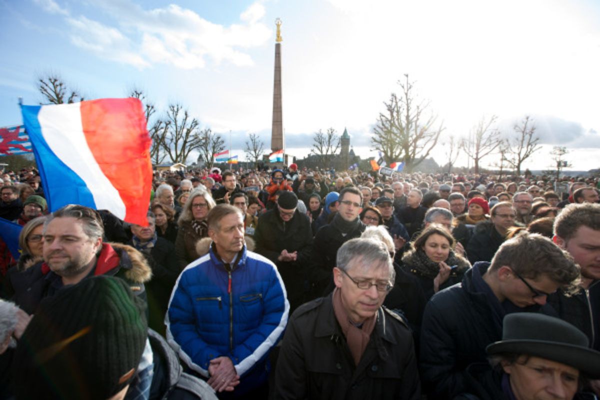 Demonstration auf der Place de la Constitution für die Opfer der Attentate von Paris.