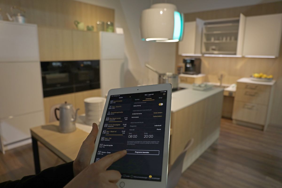 Smart-Home wird immer wichtiger: Hier eine Küche, die mit dem IPad bedient werden kann im Ausstellungsbereich Smart Village. 