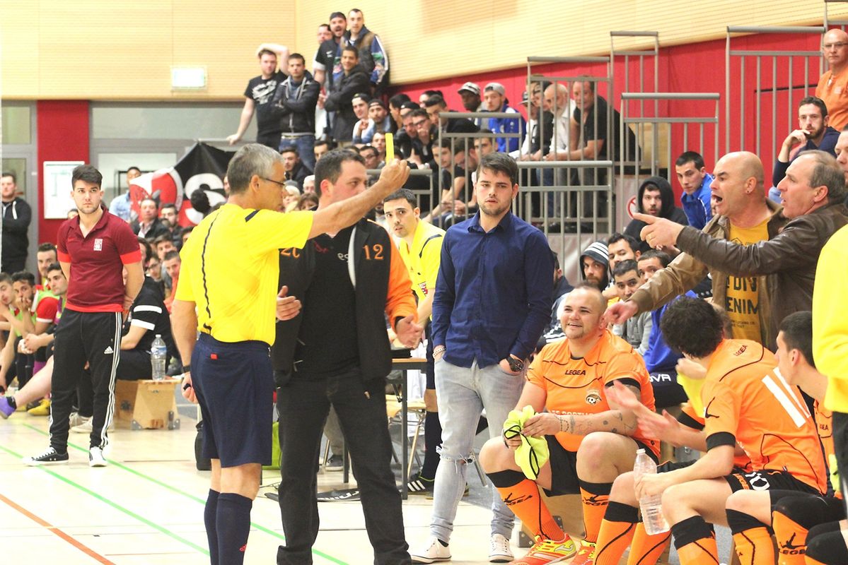 Um jogo com muitos cartões