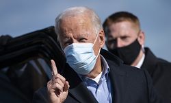 NEW CASTLE, DE - NOVEMBER 02: Democratic presidential nominee Joe Biden says "one day" as he arrives to board his campaign plane at New Castle Airport on November 02, 2020 in New Castle, Delaware. One day before the election, Biden is campaigning in Ohio and Pennsylvania, a key battleground state that President Donald Trump won narrowly in 2016.   Drew Angerer/Getty Images/AFP
== FOR NEWSPAPERS, INTERNET, TELCOS & TELEVISION USE ONLY ==