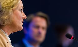 (de g. à dr.) Paulette Lenert, ministre de la Santé ; Xavier Bettel, Premier ministre, ministre d'État