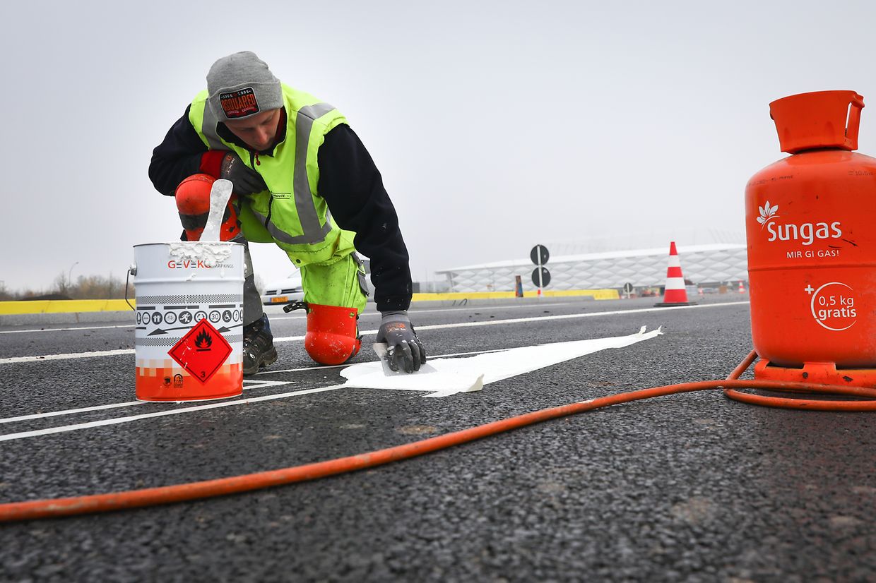 Am Wochenenden wurden noch die letzten Arbeiten unternommen, bevor der neue Streckenabschnitt am Montagmorgen für den Verkehr eröffnet wird.