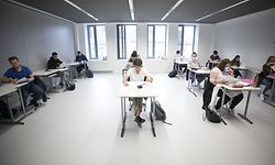 Lokales, Rentree für die Abschlussklassen, Schüler des  Lycée Hubert Clement, Foto: Guy Wolff/Luxemburger Wort